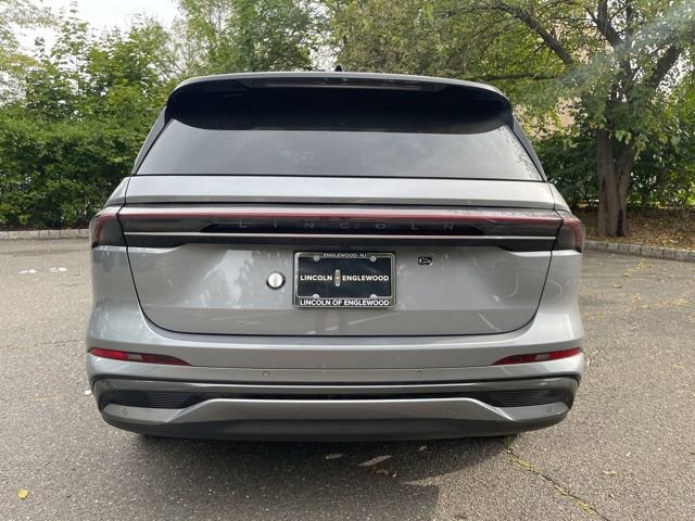 Used 2025 Lincoln Nautilus Reserve w/ Jet Appearance Package image 4