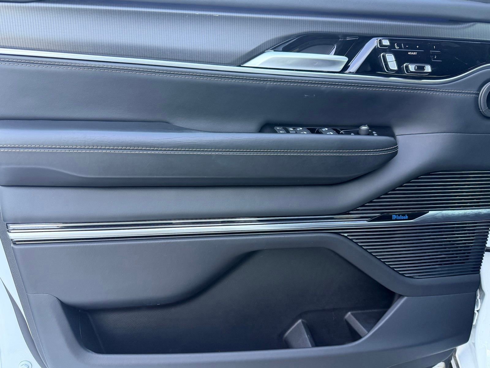 Used 2024 Jeep Grand Wagoneer L Series II w/ Quick Order Packagew 28T image 17