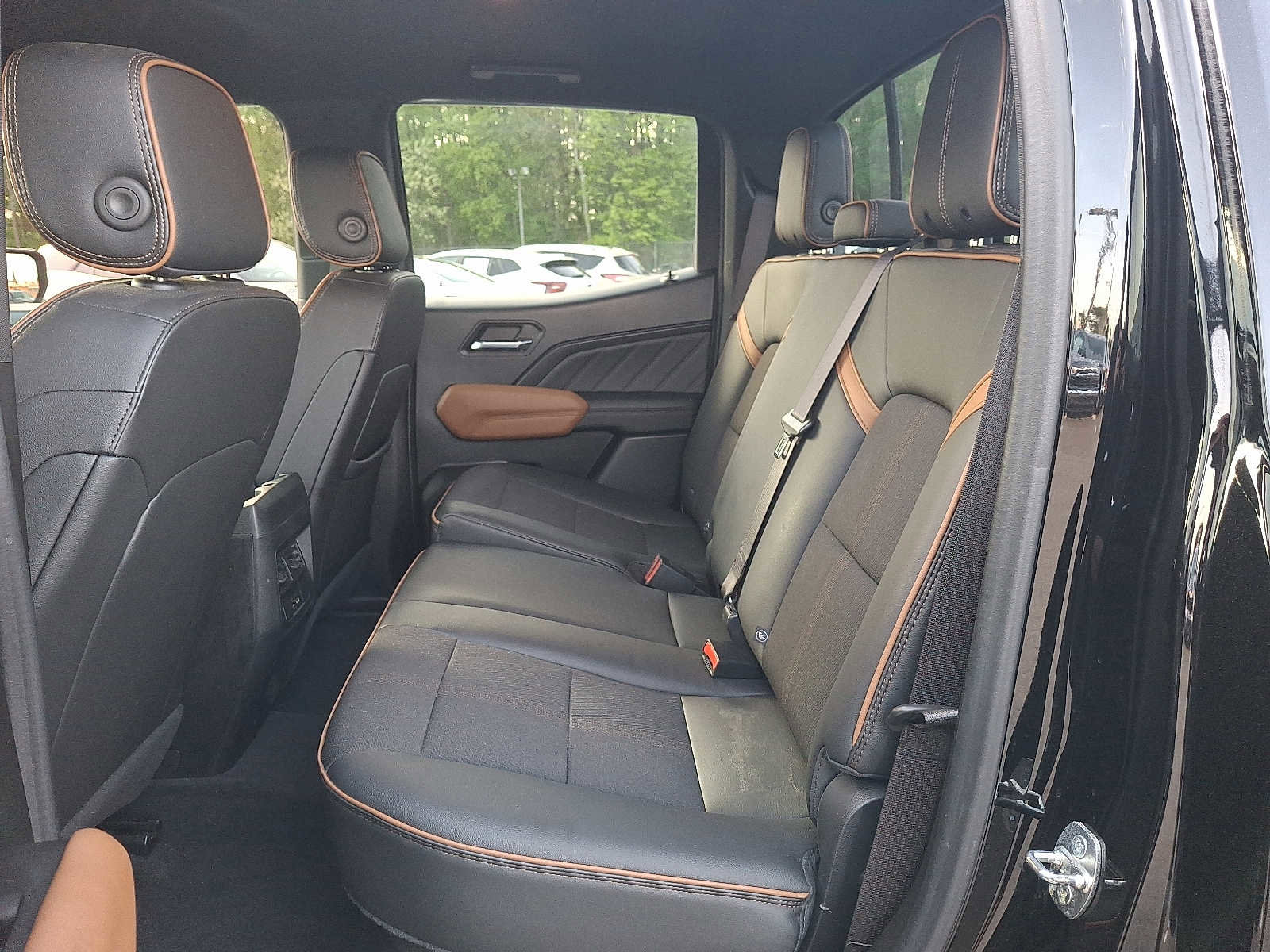 Used 2023 GMC Canyon AT4 AWD/4WD image 11