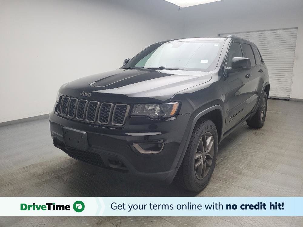 Used 2017 Jeep Grand Cherokee Laredo AWD/4WD image 1