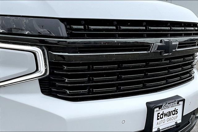 Used 2022 Chevrolet Suburban RST w/ Luxury Package image 34