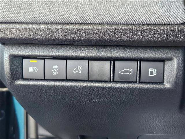 Used 2025 Toyota Camry LE w/ Convenience Package image 13