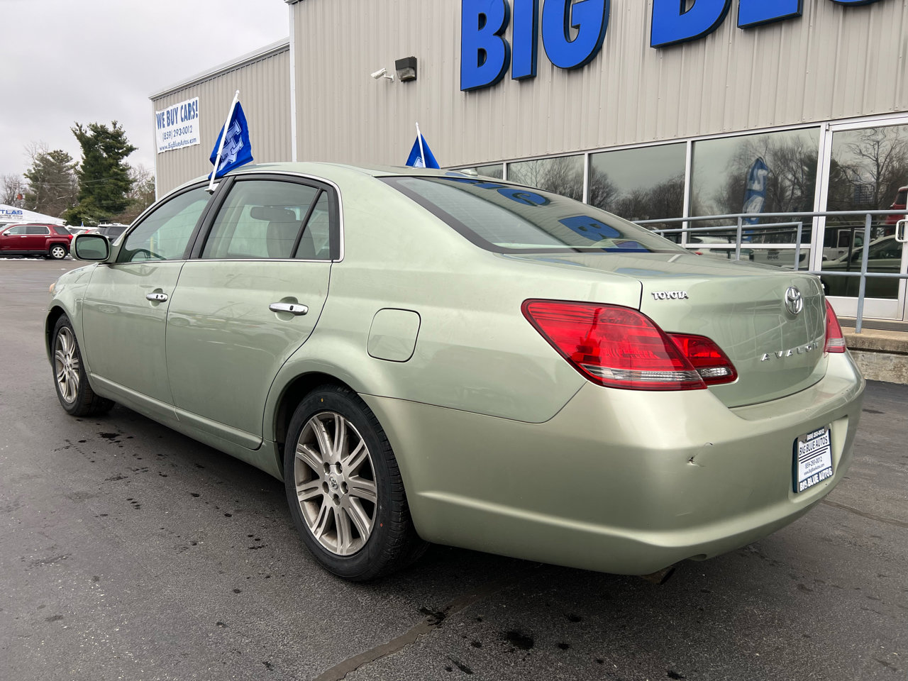 Used 2009 Toyota Avalon Limited image 3