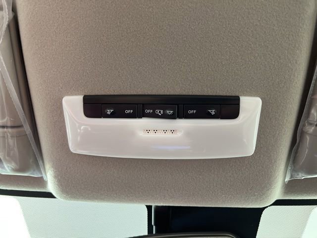 New 2025 Nissan Versa SV w/ Trunk Package image 32