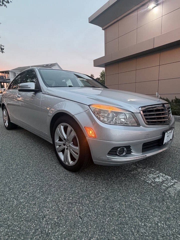 Used 2011 Mercedes-Benz C 300 4MATIC Sedan image 2