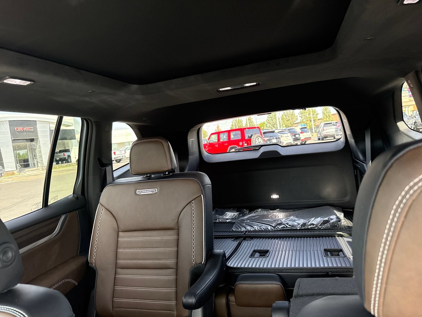 New 2026 GMC Acadia Denali Ultimate w/ LPO, Floor Liner Package AWD/4WD image 12