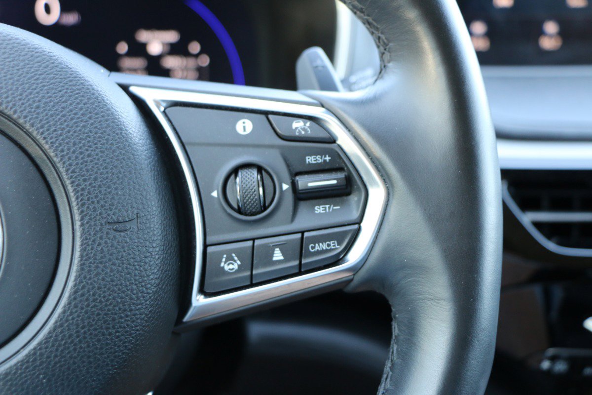 Used 2024 Acura MDX SH-AWD w/ Technology Package image 21
