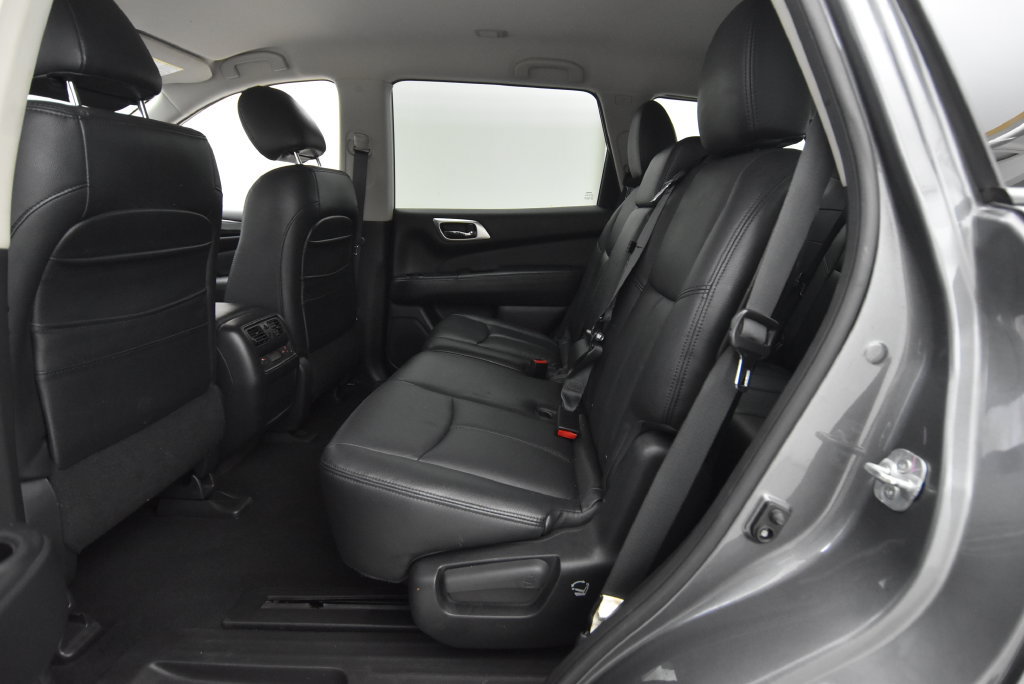 Used 2017 Nissan Pathfinder SV AWD/4WD image 26