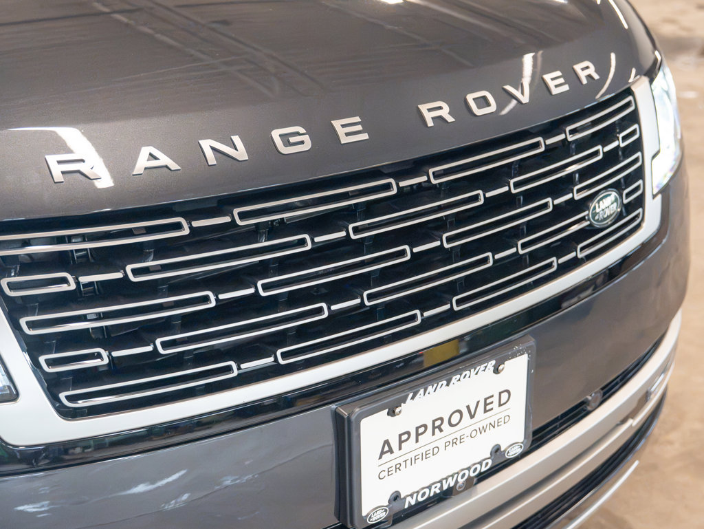 Certified 2025 Land Rover Range Rover SE AWD/4WD image 15
