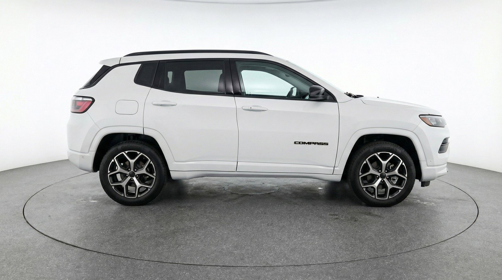 Used 2025 Jeep Compass Limited image 11