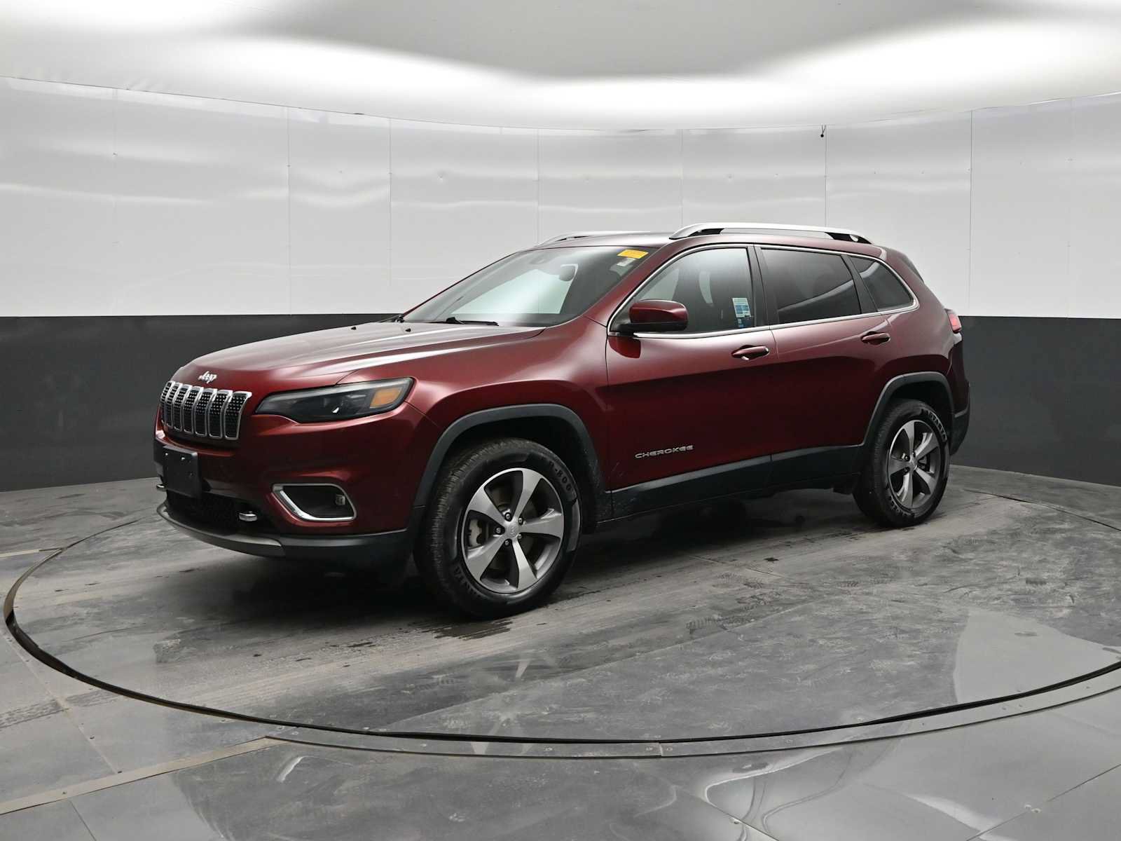 Used 2021 Jeep Cherokee Limited w/ Elite Package AWD/4WD image 4