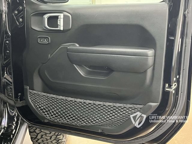 Used 2021 Jeep Wrangler Unlimited Rubicon w/ Xtreme Recon 35" Tire Package AWD/4WD image 29