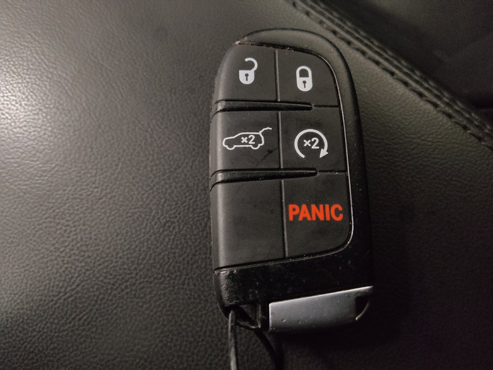 Used 2019 Jeep Grand Cherokee Limited w/ Luxury Group II AWD/4WD image 32