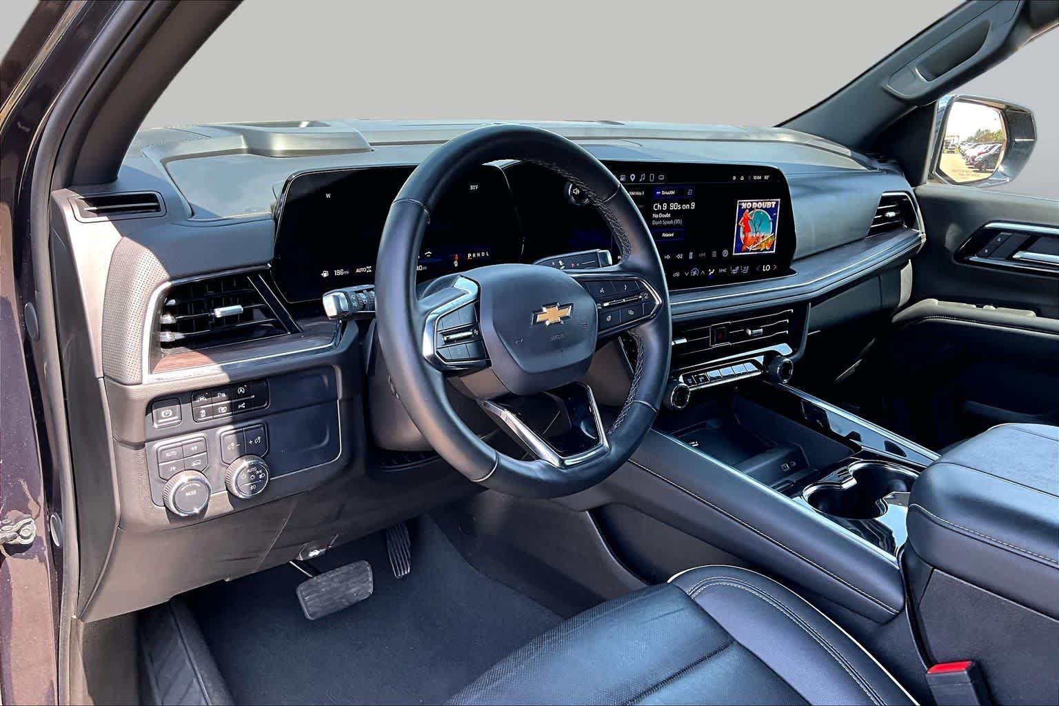 Used 2025 Chevrolet Tahoe Premier AWD/4WD image 18