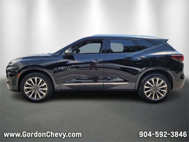 Used 2025 Chevrolet Blazer Premier w/ Driver Confidence II Package image 2