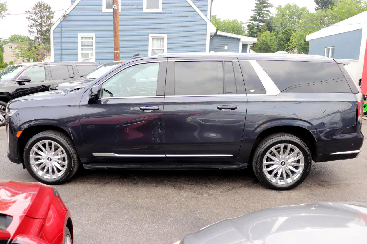 Used 2023 Cadillac Escalade ESV Premium Luxury image 2