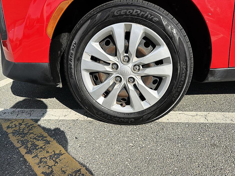 Used 2020 Kia Soul LX image 10