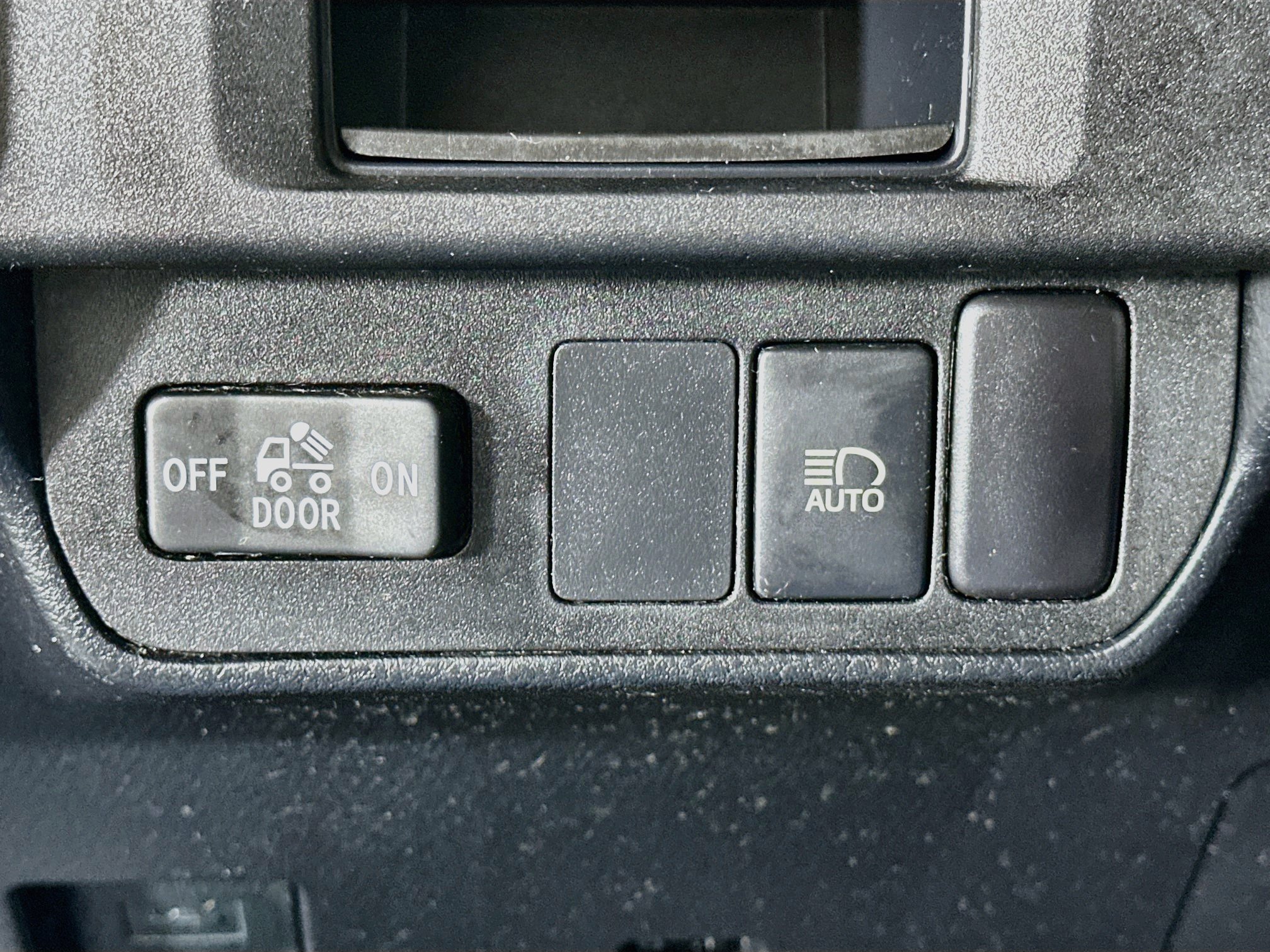 Used 2019 Toyota Tacoma SR5 AWD/4WD image 16