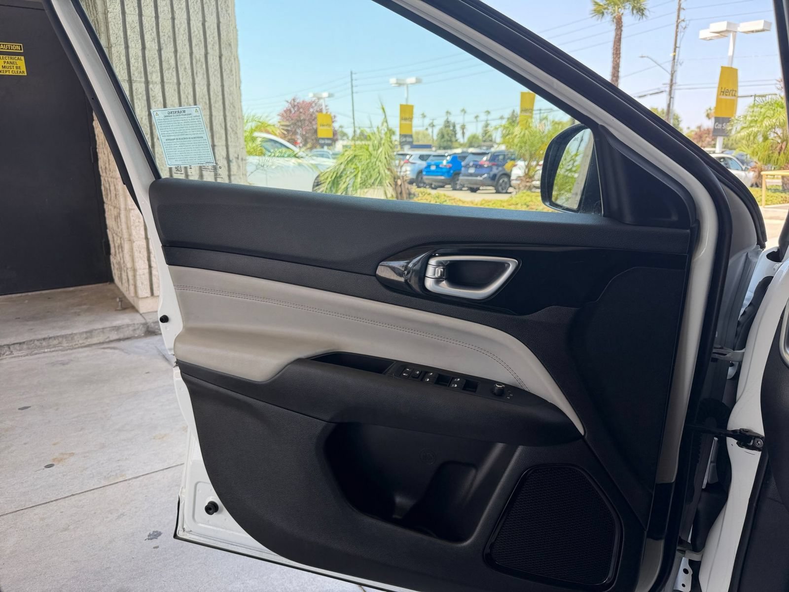 Used 2025 Jeep Compass Limited AWD/4WD image 18