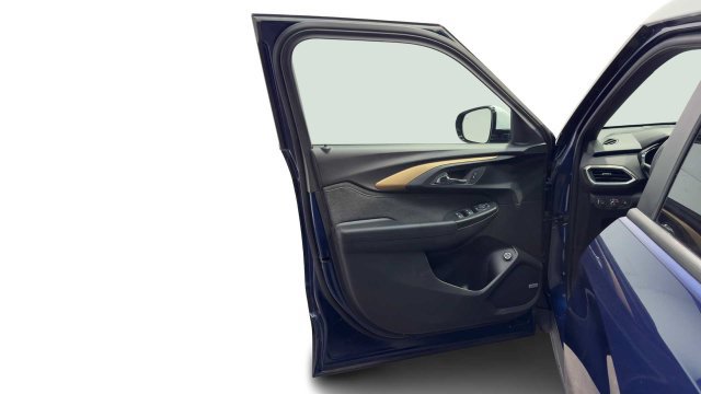 Used 2022 Chevrolet TrailBlazer ACTIV w/ Sun and Liftgate Package FWD image 10