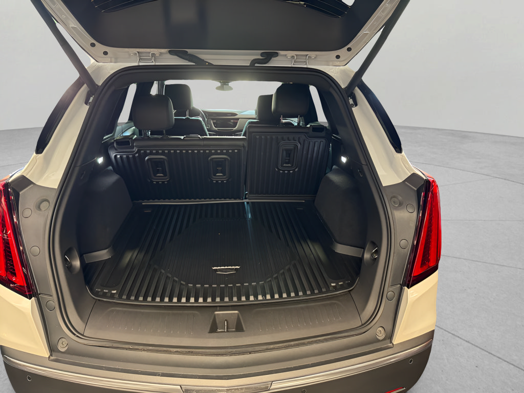 New 2026 Cadillac XT5 Luxury w/ LPO, Floor Liner Package AWD/4WD image 13