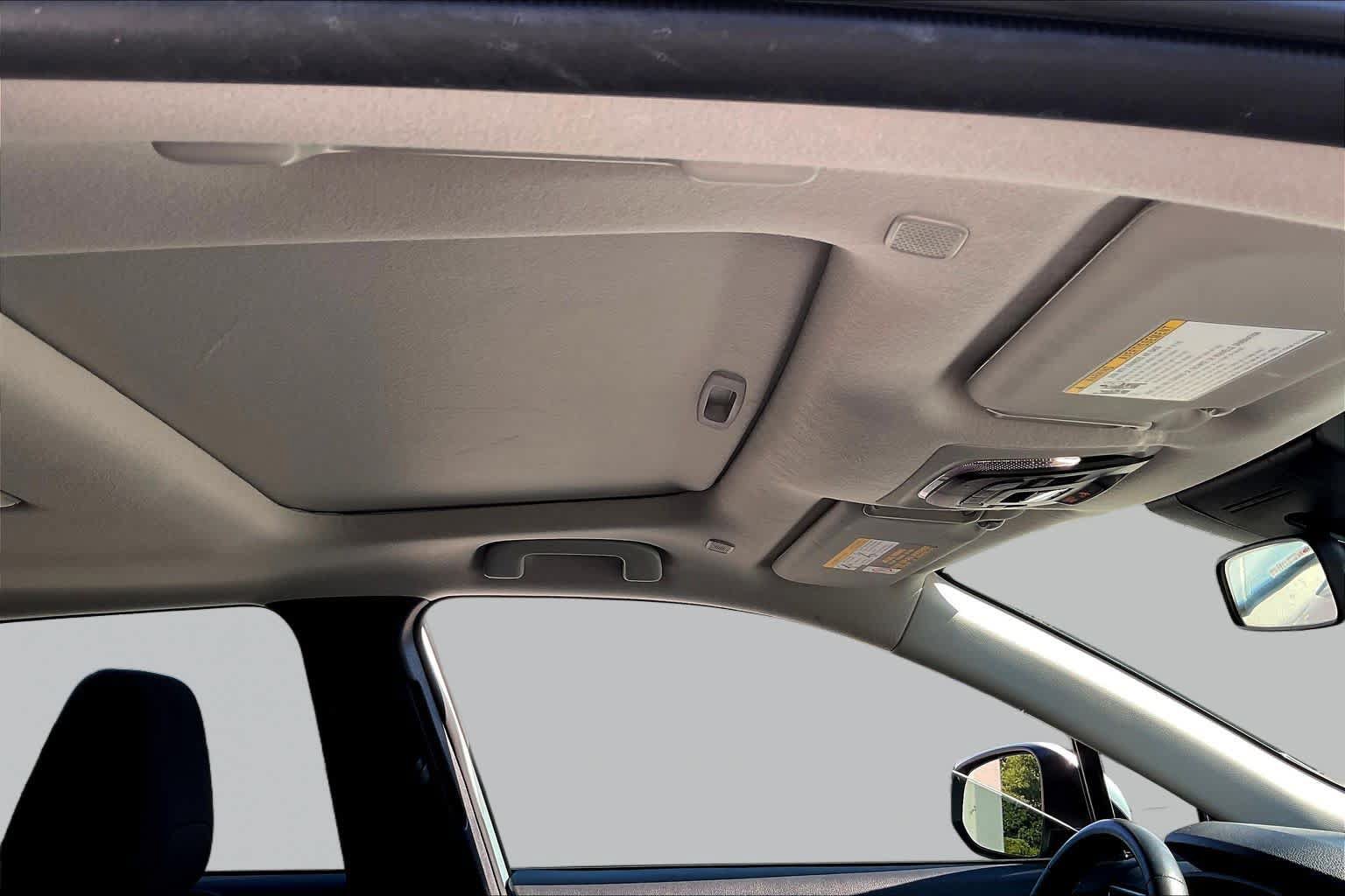 Used 2023 Toyota Corolla Cross LE w/ Moonroof Package FWD image 14