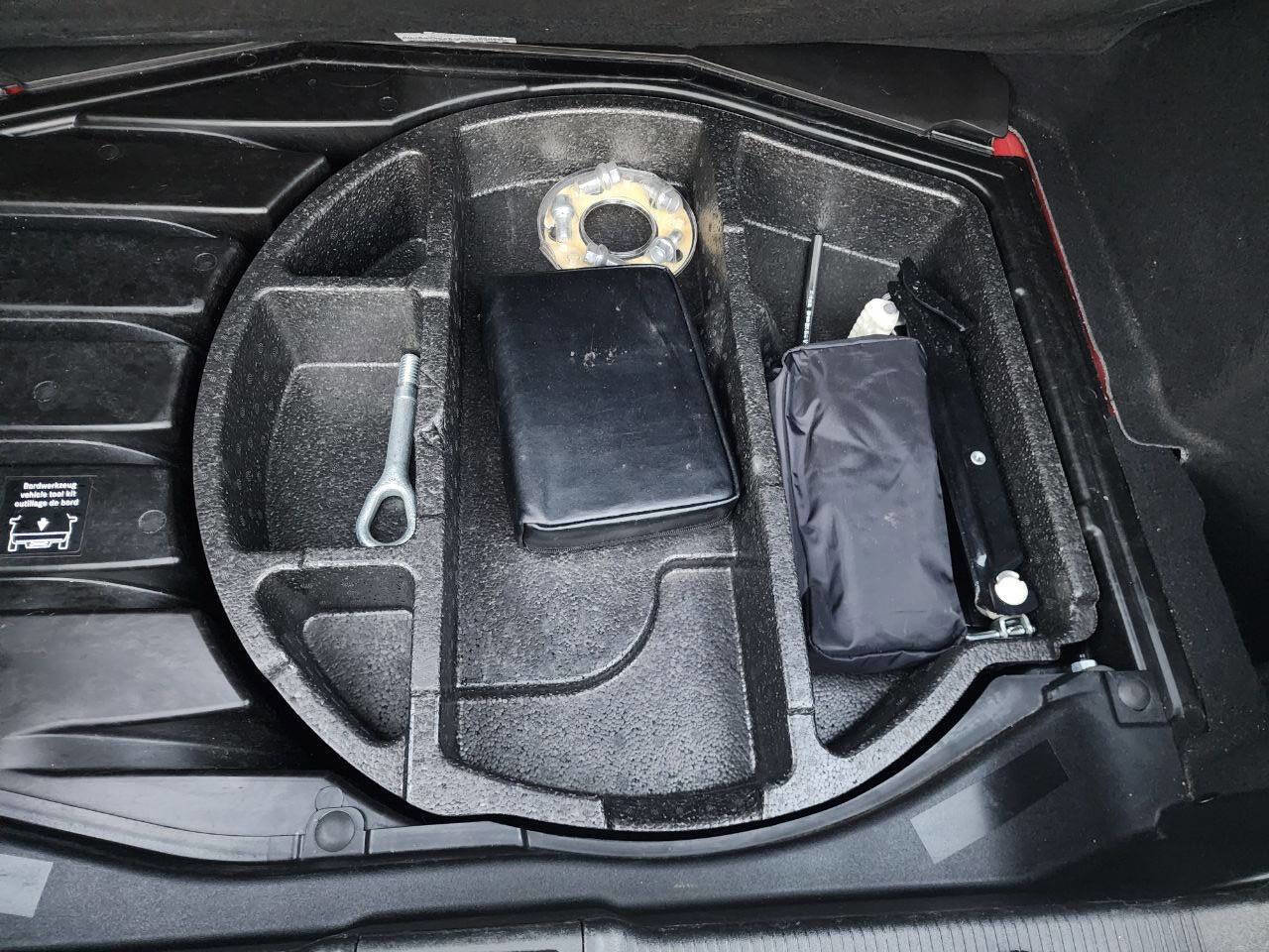 Used 2005 Mercedes-Benz C 230 Sedan image 38