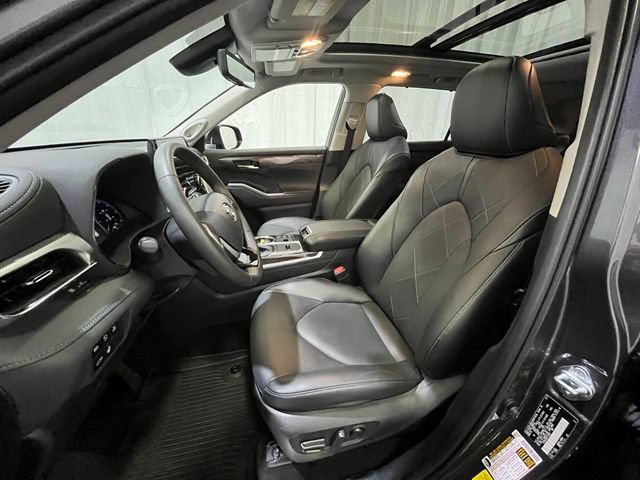 Used 2023 Toyota Highlander Platinum AWD/4WD image 10