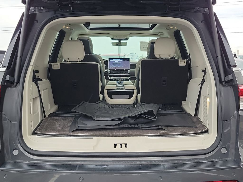 Certified 2023 Lincoln Navigator Black Label AWD/4WD image 10