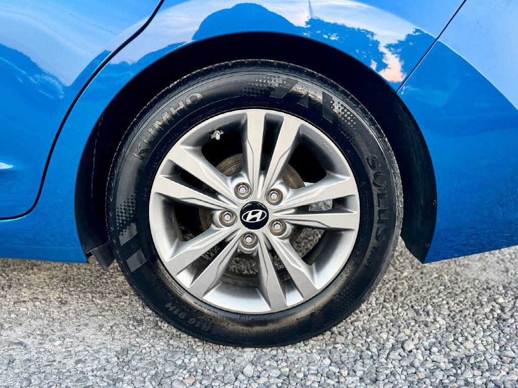 Used 2017 Hyundai Elantra Value Edition FWD image 7
