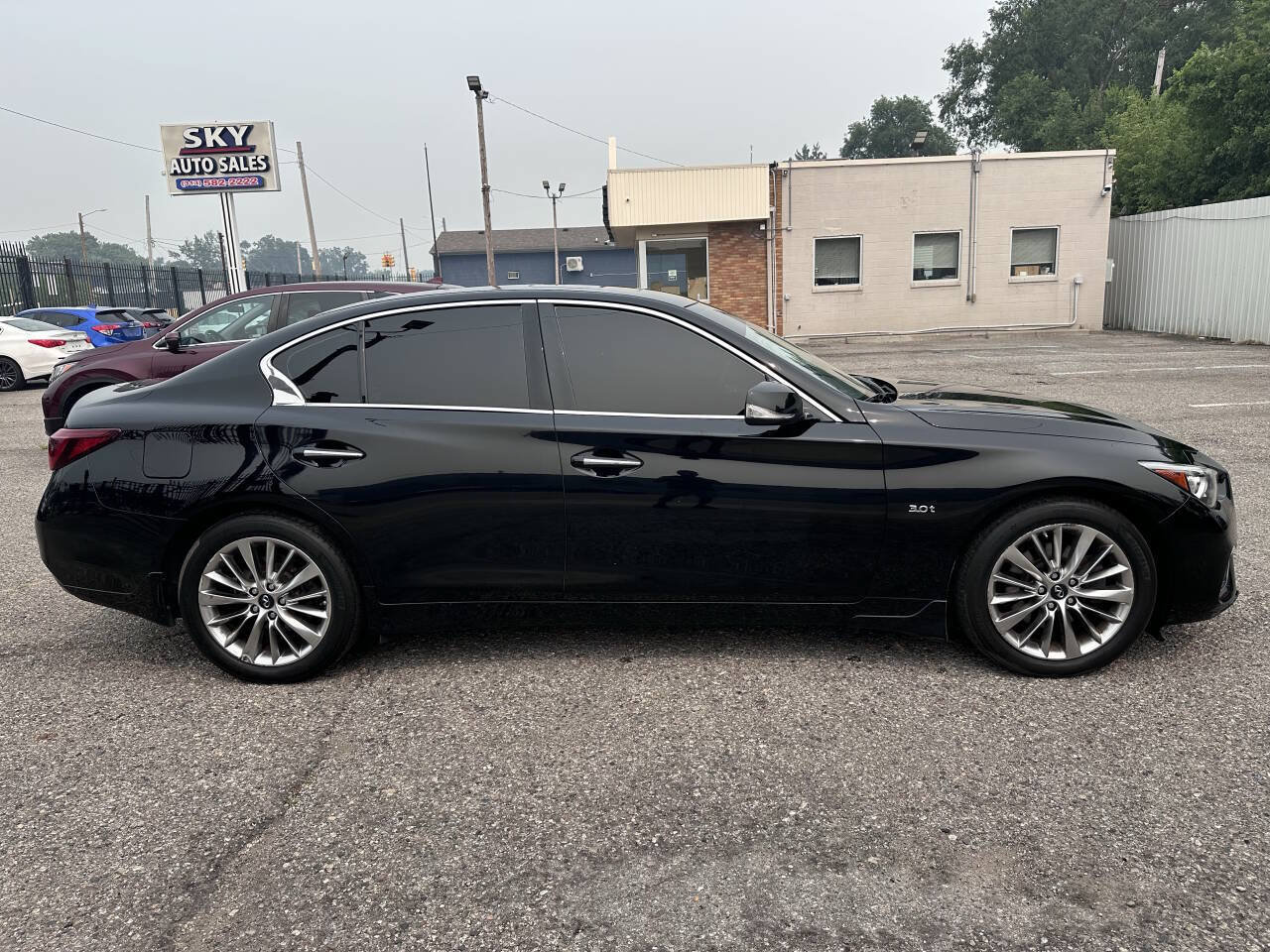 Used 2019 INFINITI Q50 Luxe w/ Essential Package (3.0T Luxe) AWD/4WD image 4