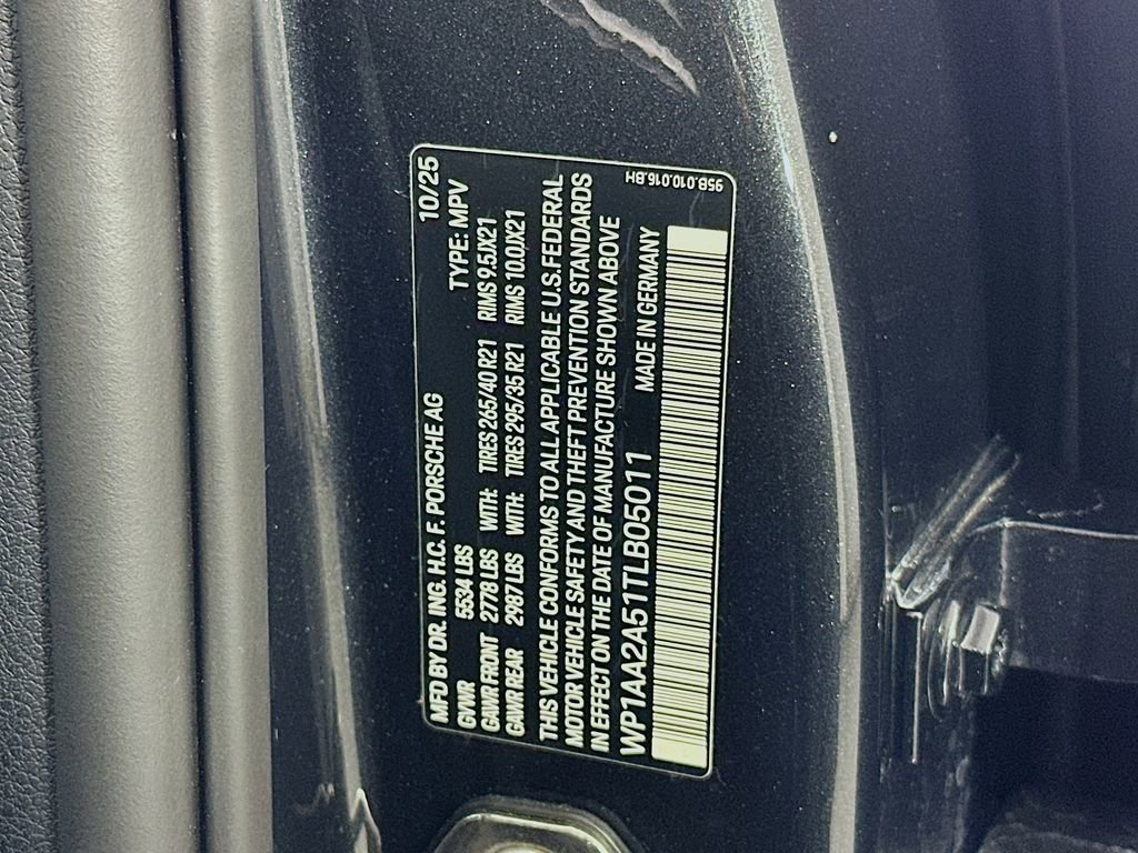 Certified 2026 Porsche Macan AWD/4WD image 36