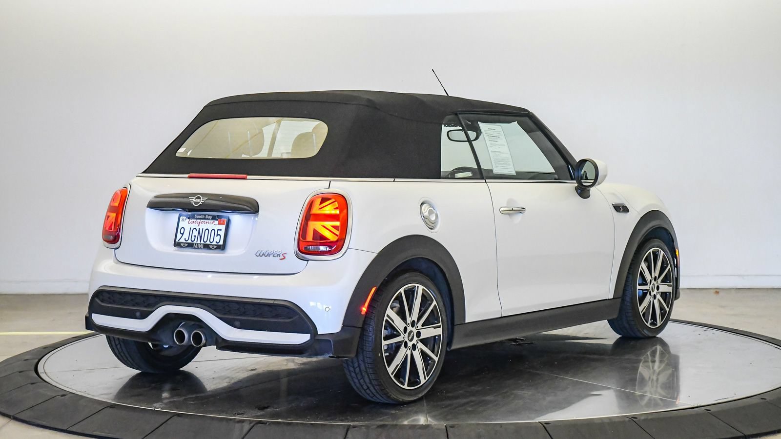 Certified 2024 MINI Cooper S w/ Signature Upholstery Package FWD image 5