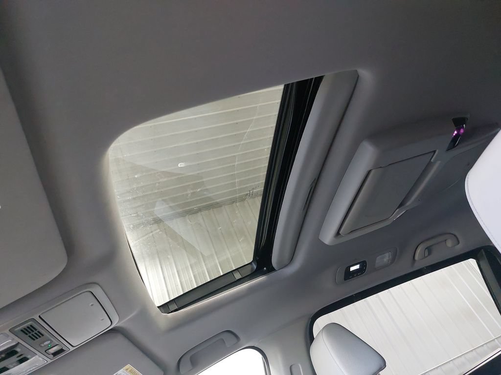 Used 2023 Honda Odyssey Touring image 31