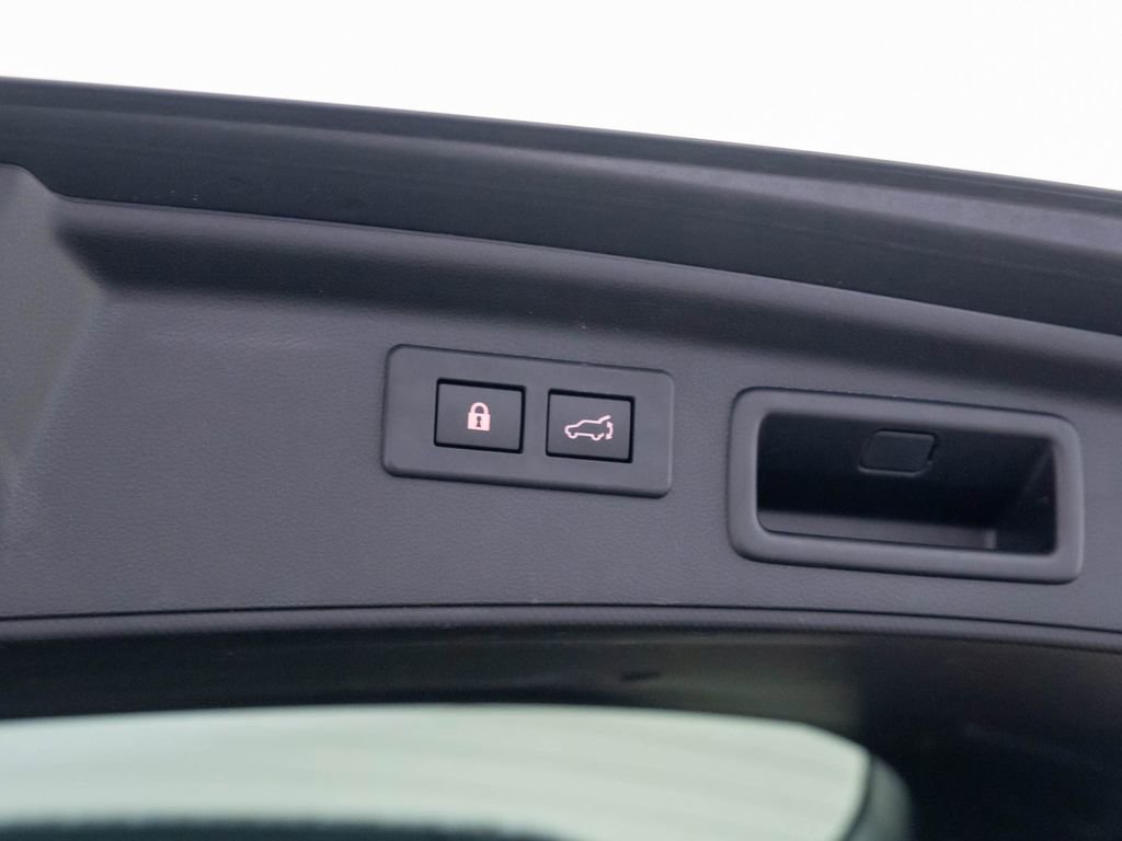 Used 2023 Subaru Forester Premium image 33