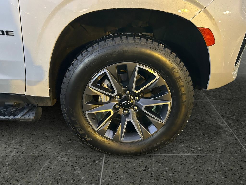 Used 2023 Chevrolet Tahoe Z71 AWD/4WD image 9