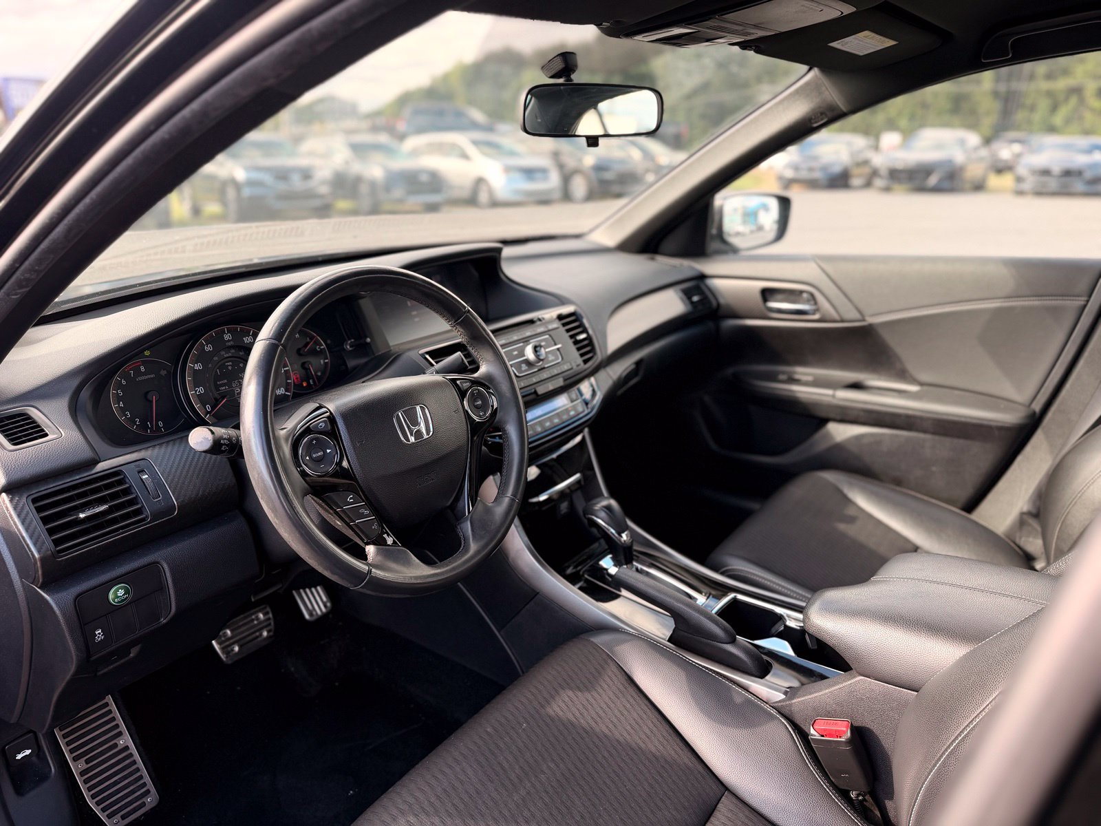 Used 2017 Honda Accord Sport image 11