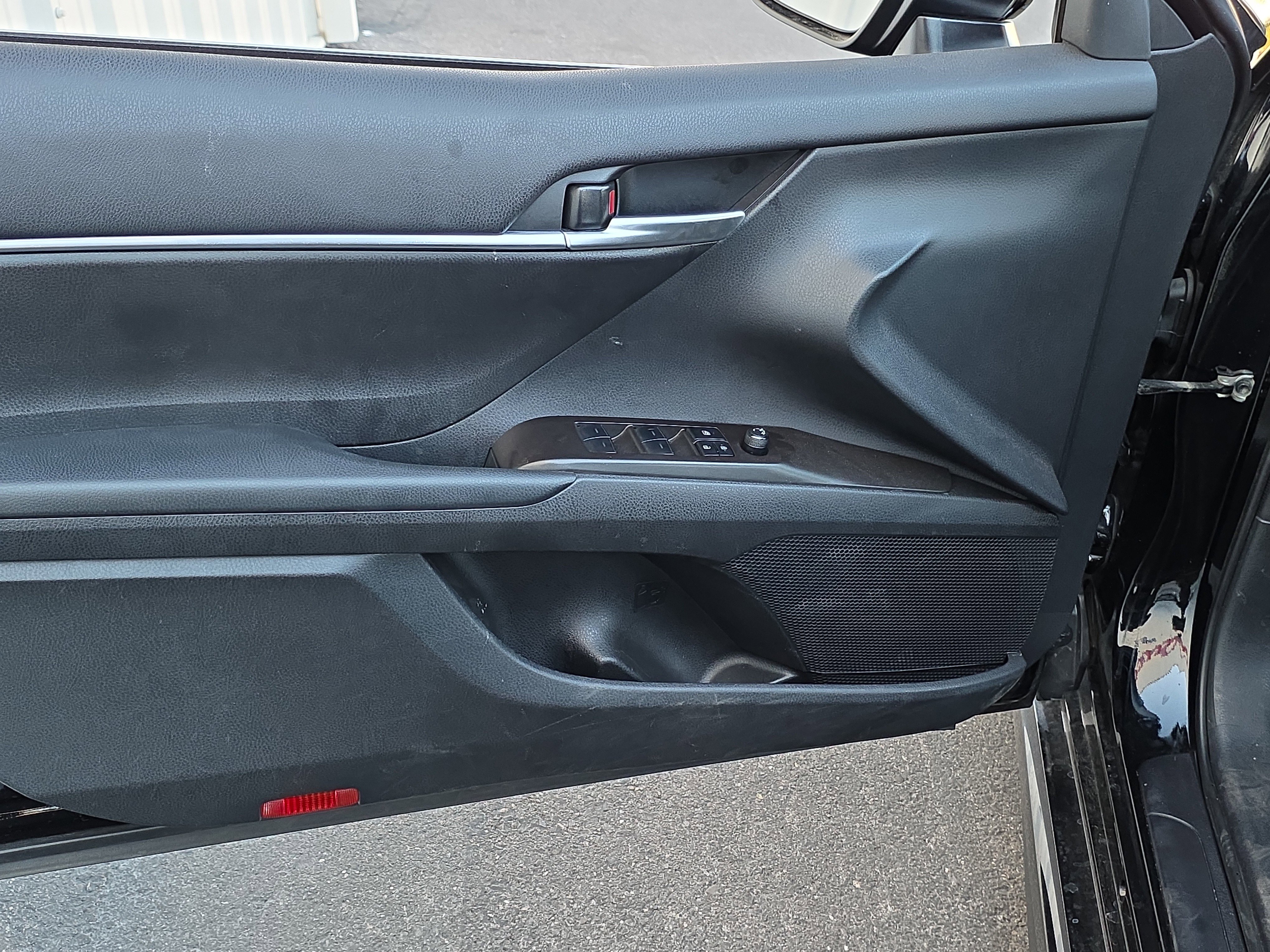 Used 2024 Toyota Camry SE w/ Convenience Package image 10