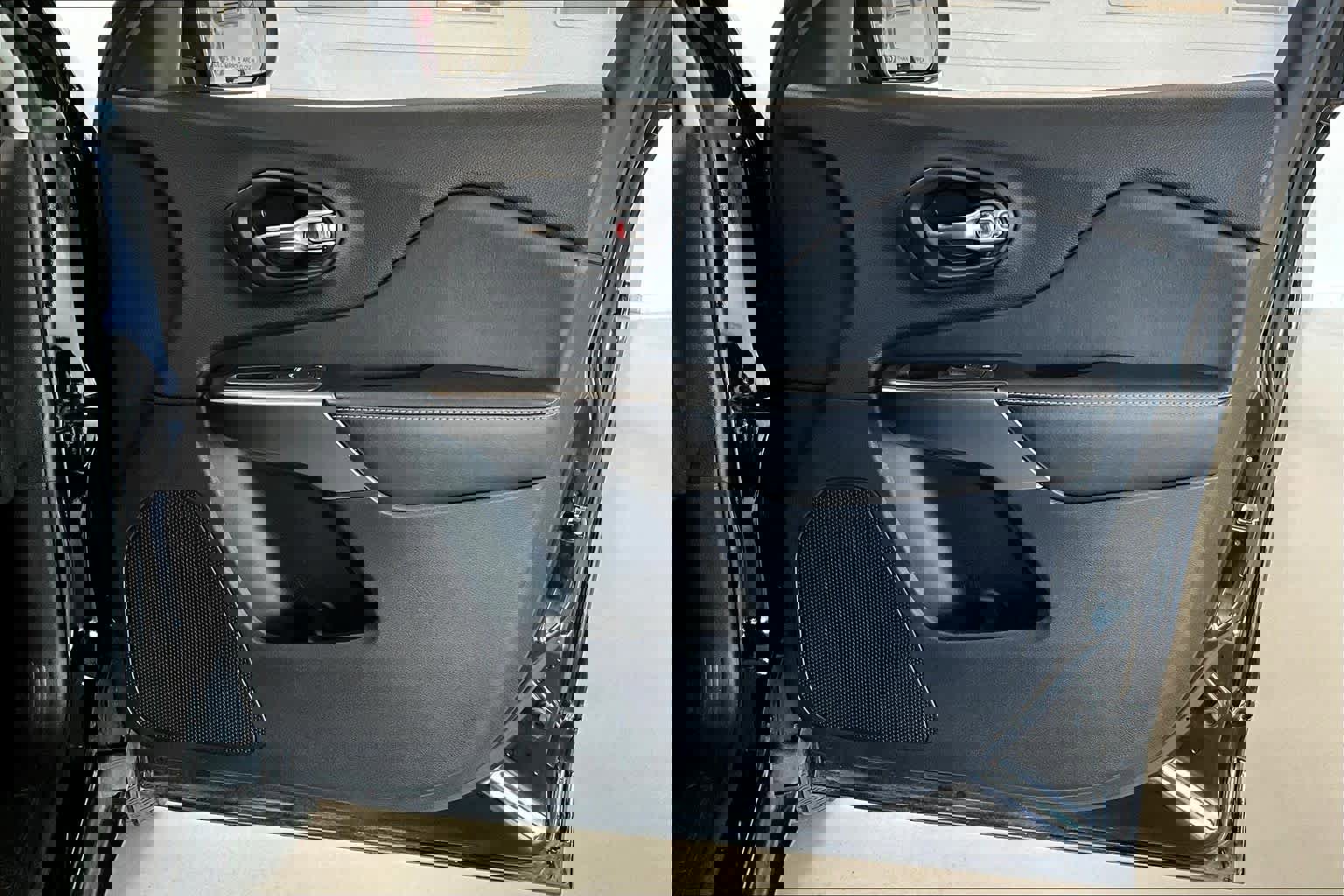 Used 2020 Jeep Cherokee Limited image 25