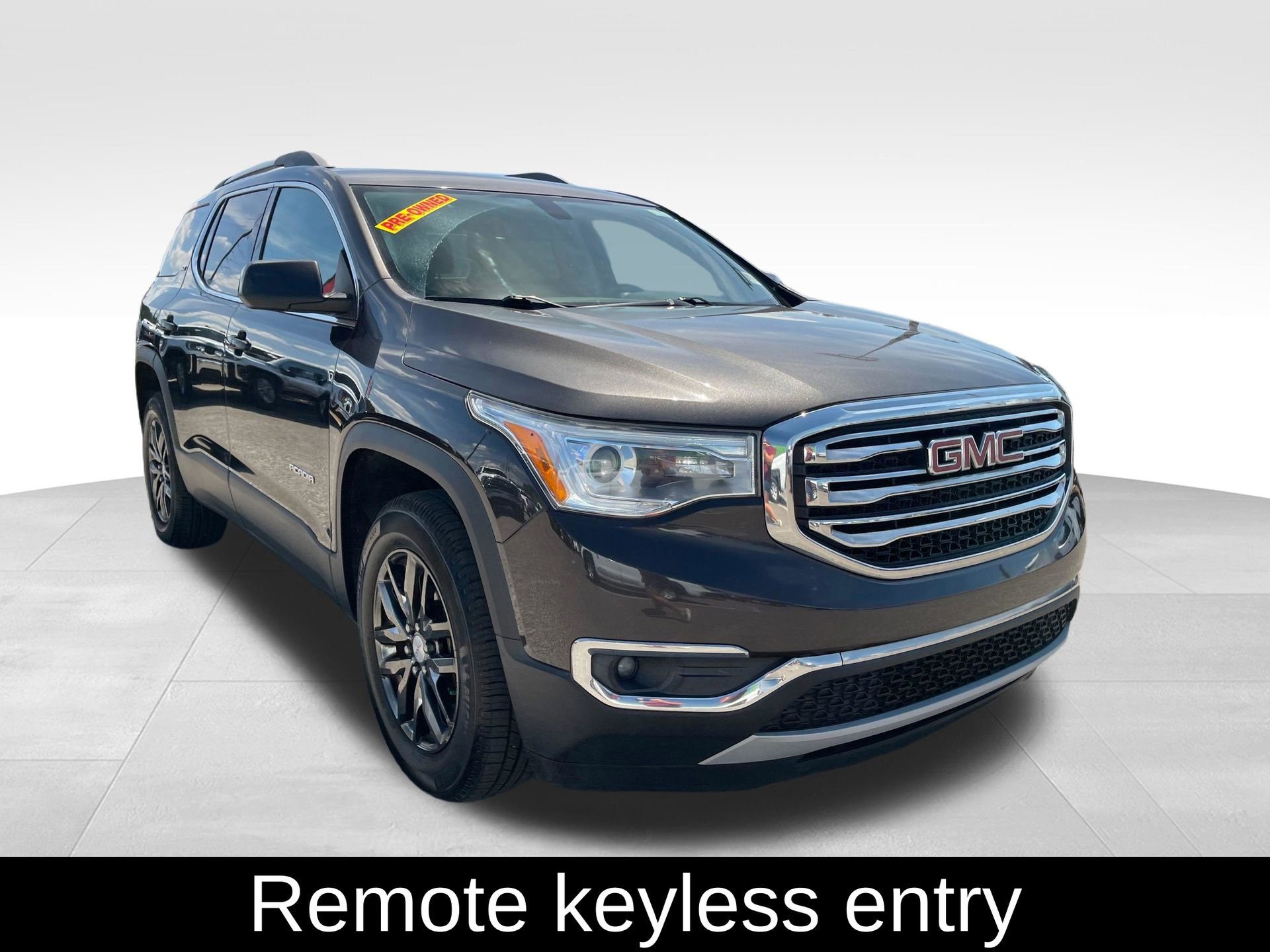 Used 2017 GMC Acadia SLT image 3