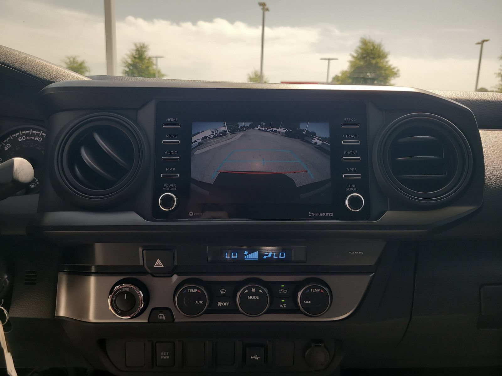 Used 2022 Toyota Tacoma SR AWD/4WD image 19