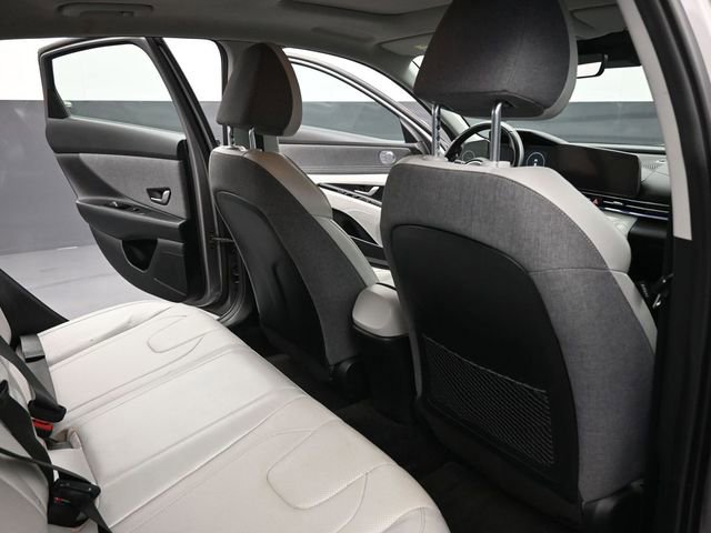 Used 2023 Hyundai Elantra Limited image 20