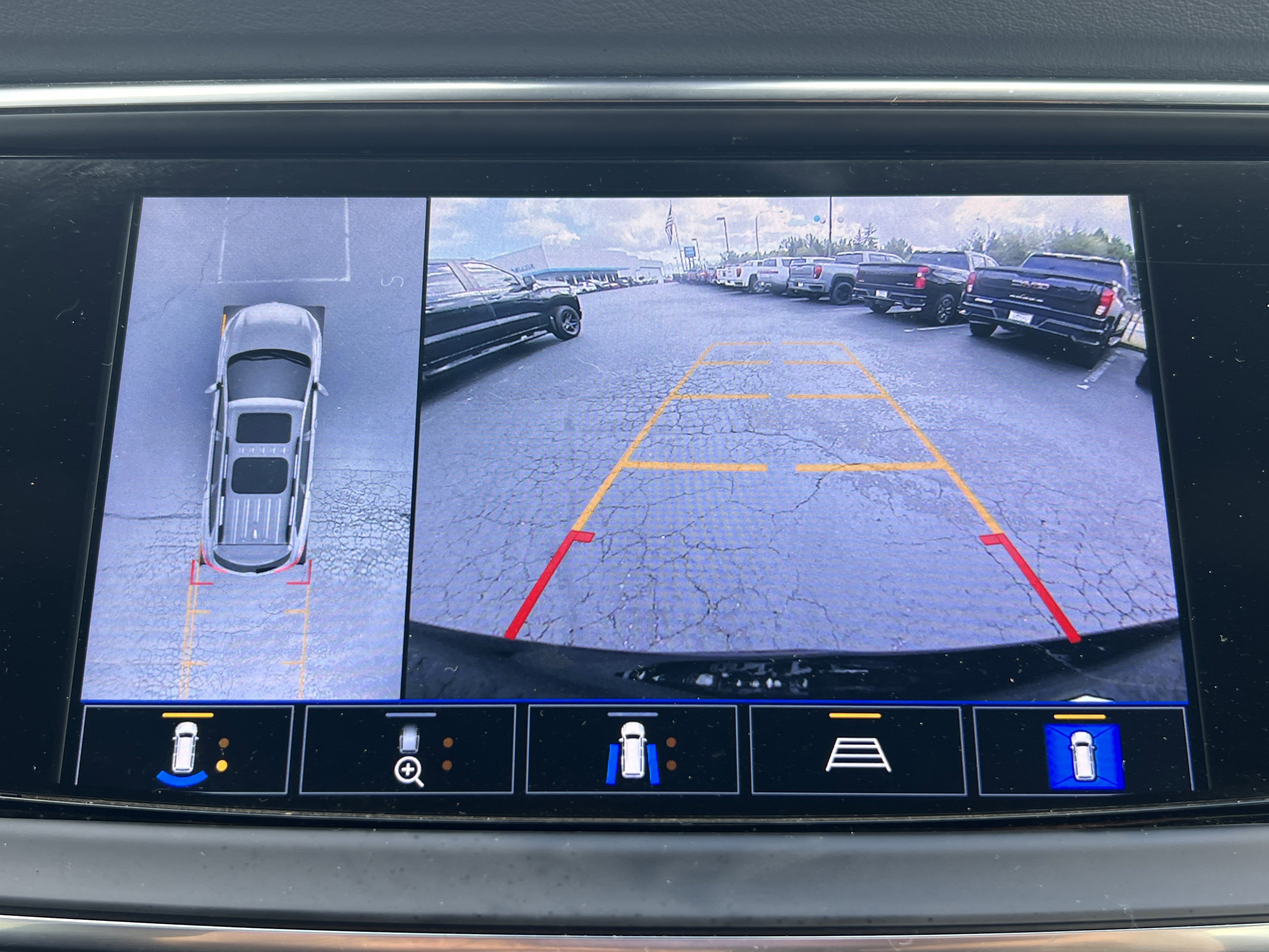 Used 2023 Buick Enclave Premium image 13