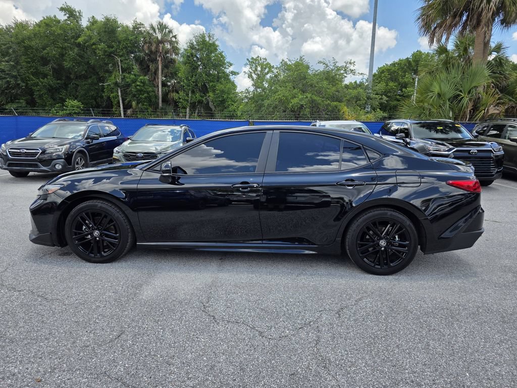 Used 2025 Toyota Camry SE FWD image 5