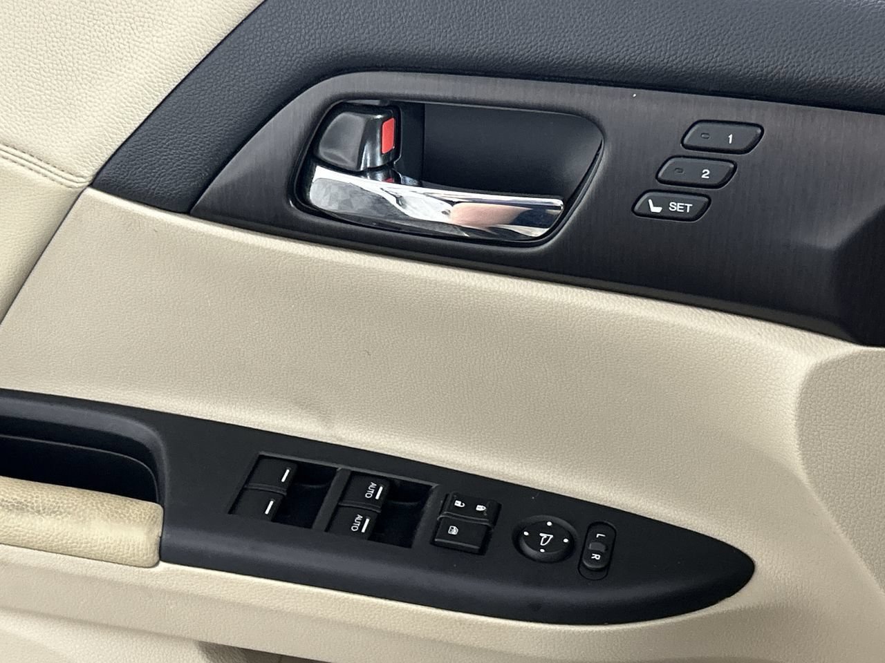 Used 2015 Honda Accord Touring image 20