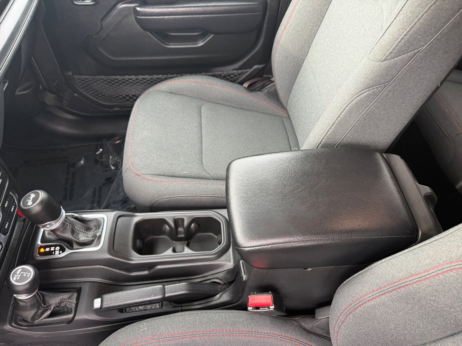 Used 2024 Jeep Wrangler Unlimited Rubicon image 14