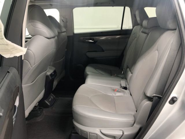 Used 2022 Toyota Highlander Limited AWD/4WD image 27