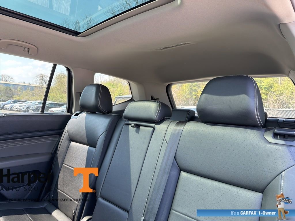 Used 2023 Volkswagen Atlas SEL R-Line image 9