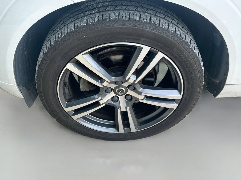 Used 2021 Volvo XC60 T5 Momentum w/ Protection Package Premier FWD image 31