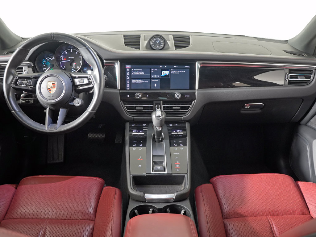 Certified 2023 Porsche Macan Turbo AWD/4WD image 20